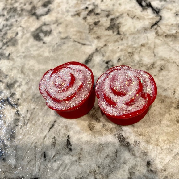 Frosted Red Rose Acrylic 5/8(16mm) Plug Set - Picture 7 of 8